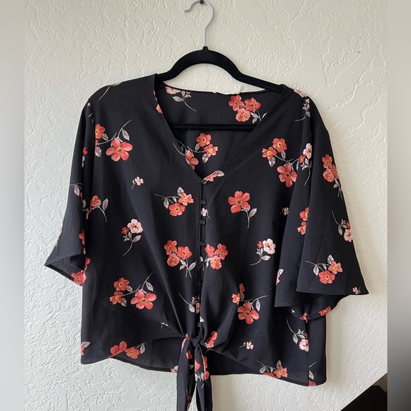 Lush Krisantha Black Floral Tie Front Blouse - Picture 5 of 10